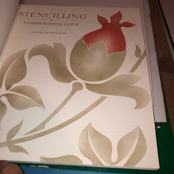 Stencilling: A Harrowsmith Guide By Sandra Buckingham - book is like new - Picture 3 of 9